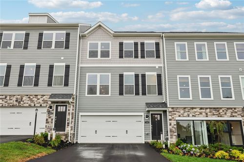 163 River Ridge Dr, Coraopolis, PA, 15108-8911 | Card Image