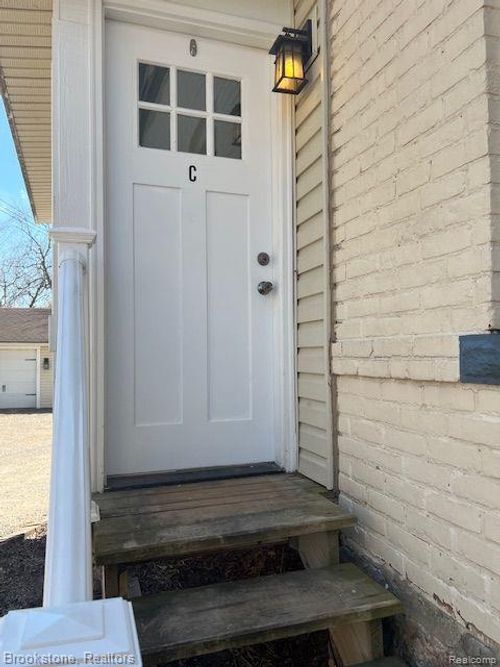 14 W Burdick St, Oxford, MI, 48371-4620 | Card Image