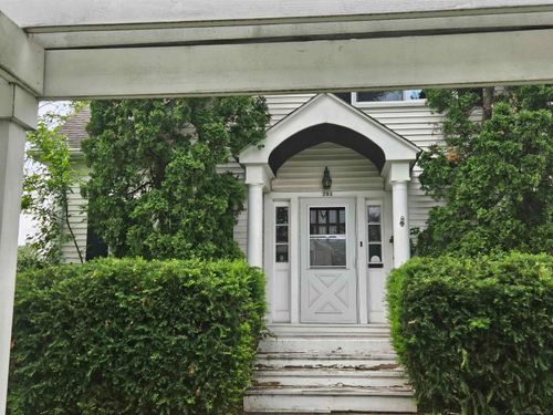 701 Cass Ave, Bay City, MI, 48708-8520 | Card Image