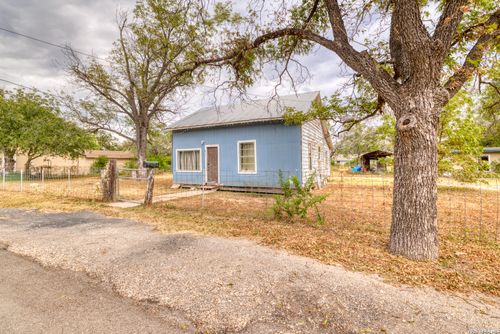 817/819 W Cargile, Uvalde, TX, 78801 | Card Image