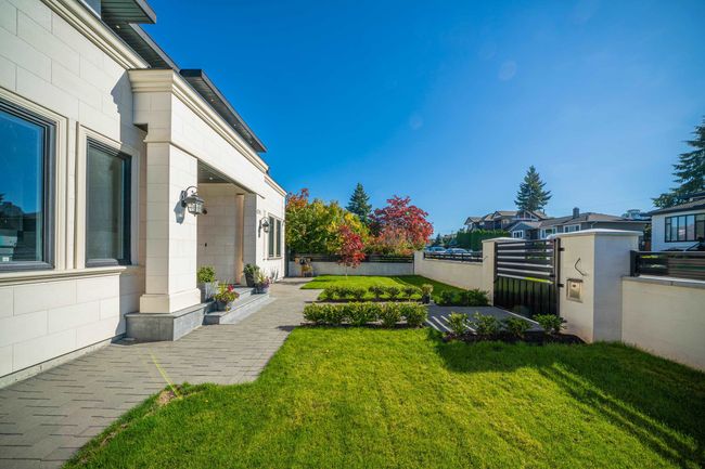6791 Bryant Street, House other with 6 bedrooms, 8 bathrooms and 5 parking in Burnaby BC | Image 7