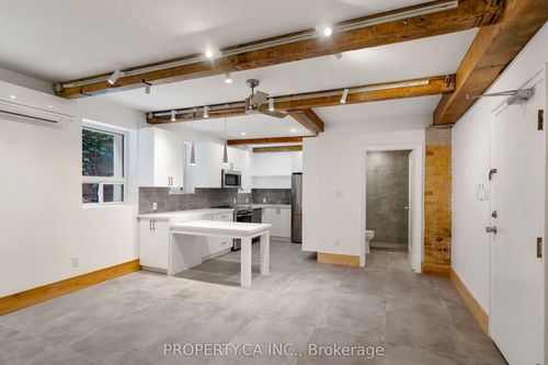 8-97 Lee Ave, Toronto, ON, M4E2P2 | Card Image