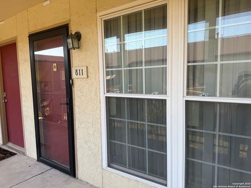 apt-811-8702 Village Dr, San Antonio, TX, 78217-5406 | Card Image