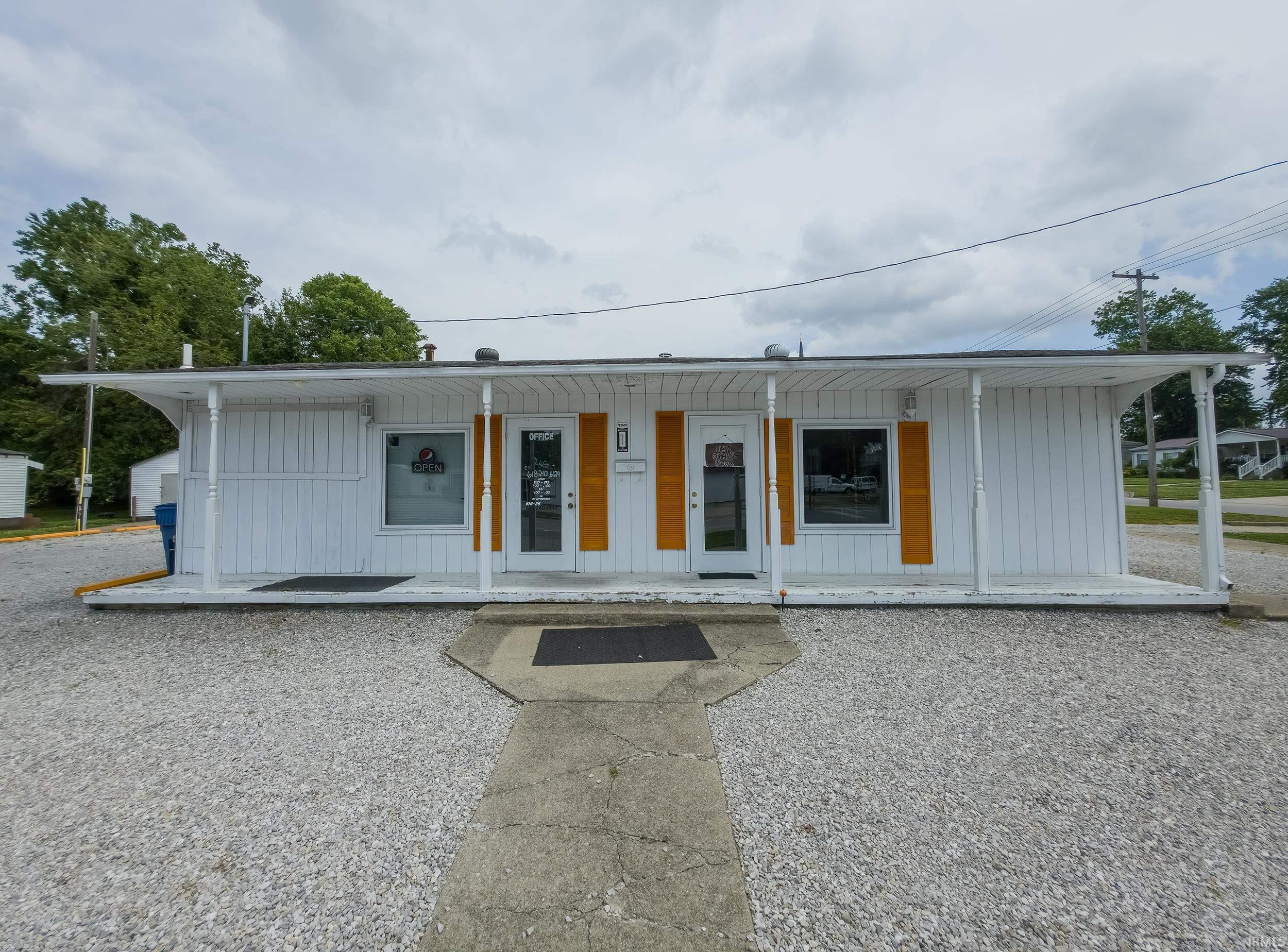 501 N Walnut St, Mount Carmel, IL 62863