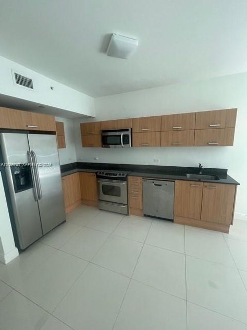 1112-350 S Miami Ave, Miami, FL, 33130 | Card Image