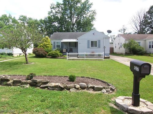 517 Metcalf Rd, Elyria, OH, 44035-2923 | Card Image
