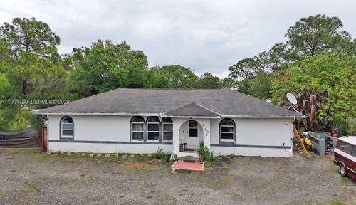 825 N Willow St, Clewiston, FL, 33440-7911 | Card Image