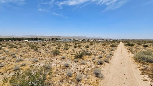 1 Mountain Springs Rd, Helendale, CA, 92342 | Card Image