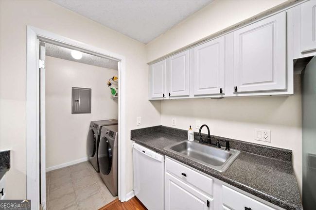 UNIT-7 - 5141 Roswell Rd, Condo with 2 bedrooms, 1 bathrooms and 1 parking in Sandy Springs GA | Image 9