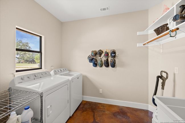122 Twisting Oak Ct, House other with 4 bedrooms, 3 bathrooms and null parking in Pipe Creek TX | Image 32