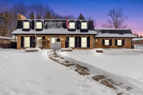 907 N Glenwood Dr, Hastings, MI, 49058-1115 | Card Image