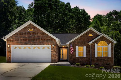 170 Ruthaven Dr, Bessemer City, NC, 28016-9702 | Card Image