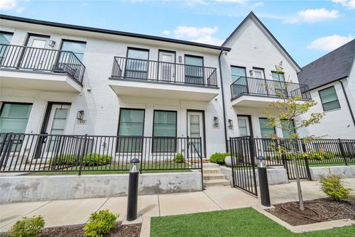 130 Garden Ct W, Arlington, TX, 76013-1313 | Card Image