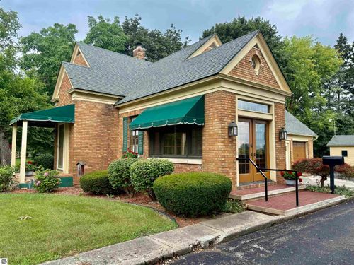 717 E Saginaw St, Breckenridge, MI, 48615-8725 | Card Image