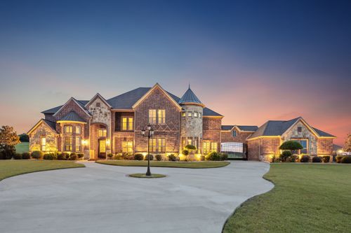 211 Tanner Creek Cir, Sunnyvale, TX, 75182-9109 | Card Image