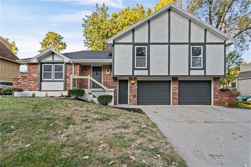2800 S Cochise Dr, Independence, MO, 64057-1625 | Card Image