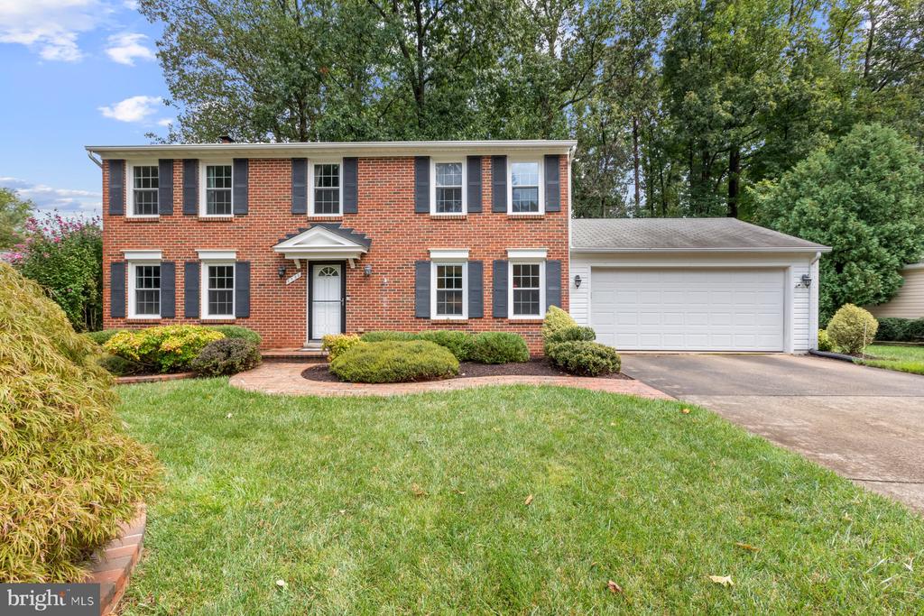 Koziara Dr, Burke, VA 22015