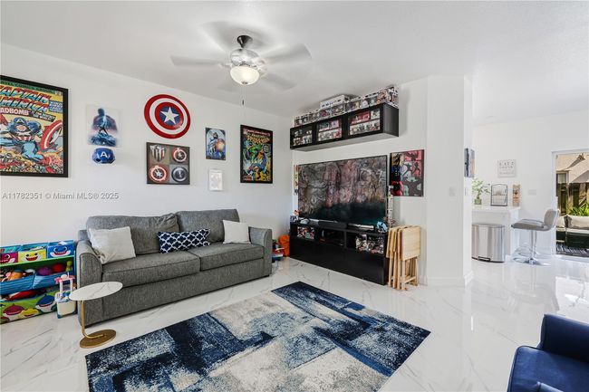 9369 Sw 221 St St, Townhouse with 2 bedrooms, 3 bathrooms and null parking in Cutler Bay FL | Image 7