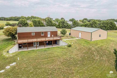 2294 8th Rd, Clay Center, KS, 67432-1850 | Card Image