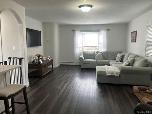 92 Westerly St, Yonkers, NY, 10704-1939 | Card Image