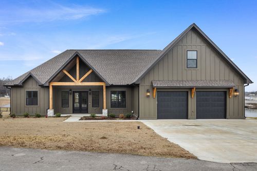 237 Ridgecrest Dr, Florence, AL, 35634-2402 | Card Image