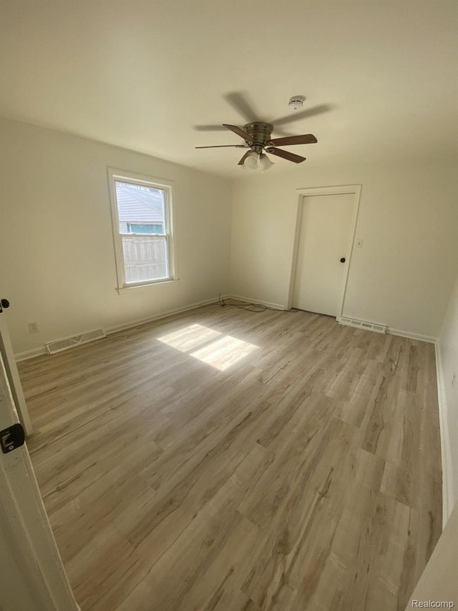 3512 Barry St, House other with 3 bedrooms, 1 bathrooms and null parking in Wayne MI | Image 4