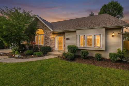 9018 Morgan Ct, Caledonia, WI, 53126-9428 | Card Image