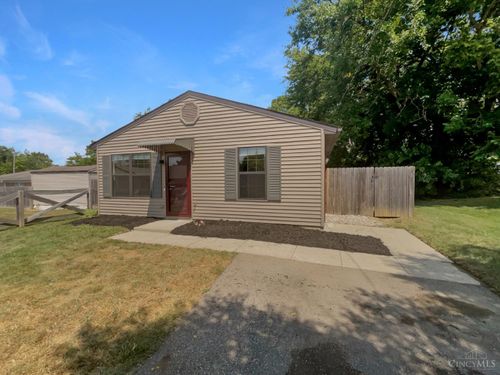 2225 Hawthorne St, Middletown, OH, 45042-2705 | Card Image