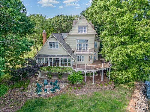 135 Winston Way Ln, Troutman, NC, 28166-8689 | Card Image