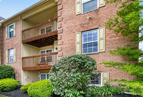 8-23 Highland Meadows Cir, Highland Heights, KY, 41076-3733 | Card Image