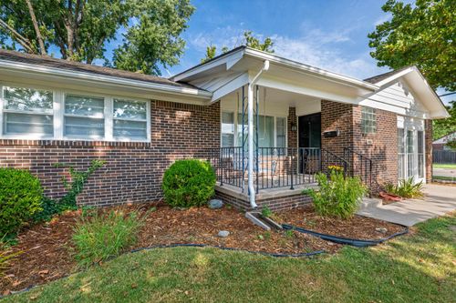 901 S Drury Ln, Wichita, KS, 67207-2621 | Card Image