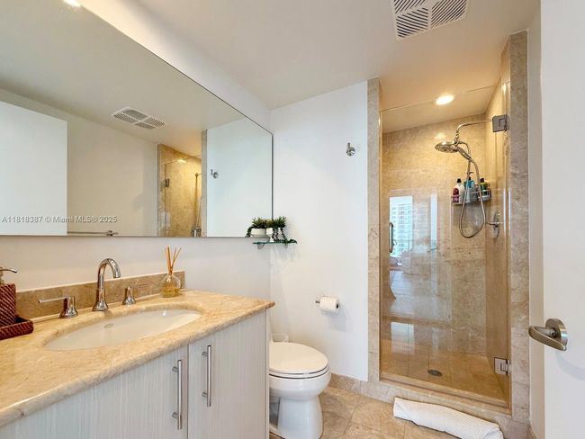 APT-2002 - 1331 Brickell Bay Dr, Condo with 2 bedrooms, 2 bathrooms and null parking in Miami FL | Image 20