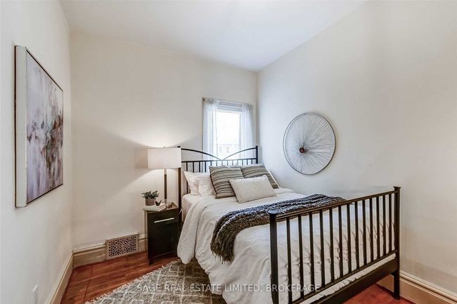 40 Euclid Ave, House attached with 3 bedrooms, 2 bathrooms and 1 parking in Toronto ON | Image 25