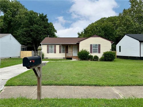 6 Langille Ct, Hampton, VA, 23663-1415 | Card Image