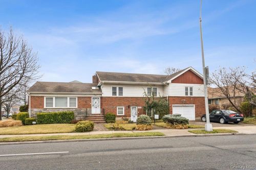 213-05 Union Turnpike, New York, NY, 11364 | Card Image