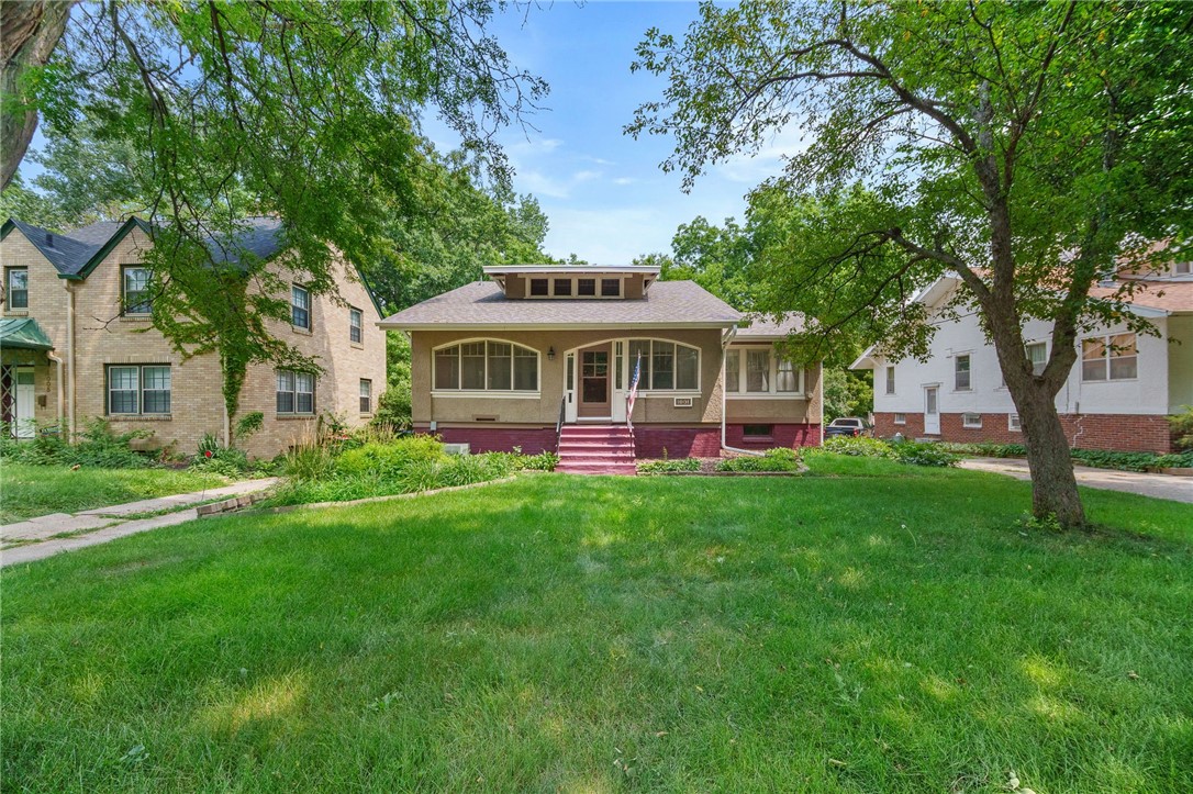 42nd St, Des Moines, IA 50311