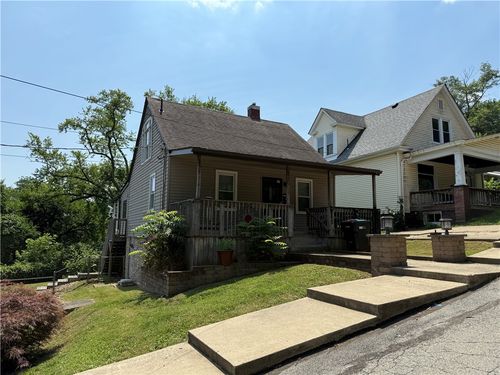 1119 Stewart St, Tarentum, PA, 15084-1125 | Card Image