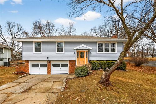 10812 E 79th St, Raytown, MO, 64138-2215 | Card Image