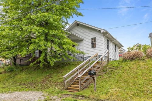 447 Highfield Ave, Canonsburg, PA, 15317-1242 | Card Image