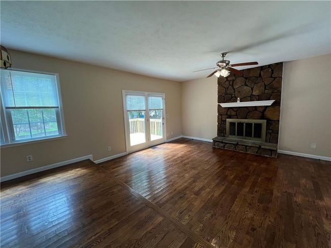 3456 Davis Rd, House other with 3 bedrooms, 2 bathrooms and 2 parking in Marietta GA | Image 4