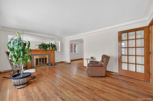 17196 Mendota St, Detroit, MI, 48221-2358 | Card Image