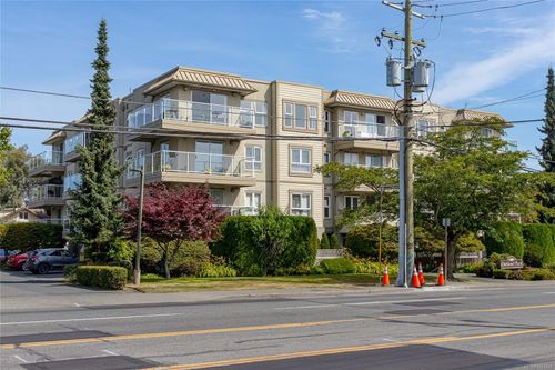 301-1536 Hillside Ave, Victoria, BC, V8T2C2 | Card Image