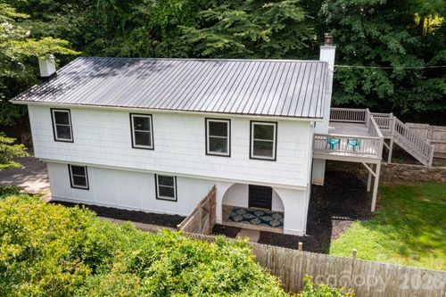 144 Pinehaven Dr, Clyde, NC, 28721-8540 | Card Image