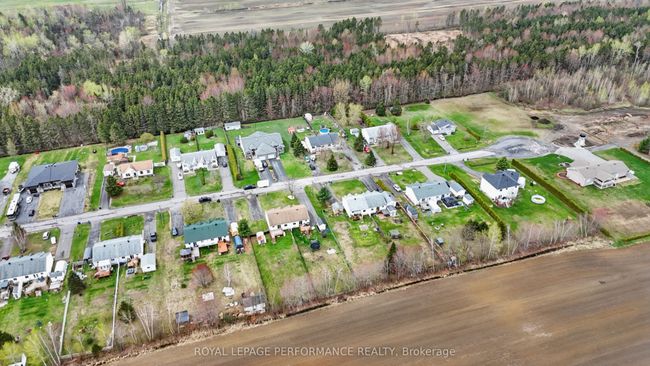 B - 541B Blvd Devista, House attached with 3 bedrooms, 2 bathrooms and 4 parking in Alfred ON | Image 33