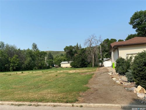 476 Hudson Ave S, Fort Qu'appelle, SK, S0G1S0 | Card Image