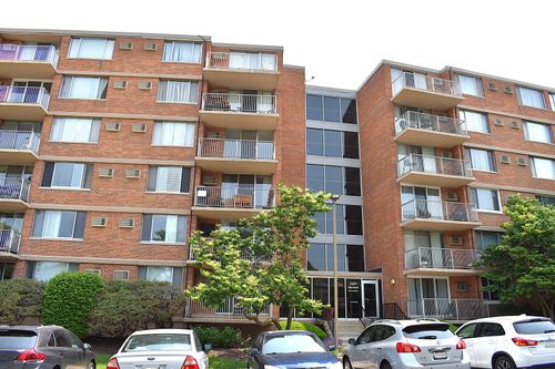apt-5h-2201 S Stewart Ave, Lombard, IL, 60148-5521 | Card Image