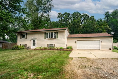 1371 Hazelwood Dr, Plainwell, MI, 49080-1914 | Card Image