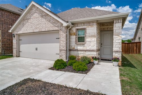 3916 Oak Creek Cir, Denison, TX, 75020-8002 | Card Image