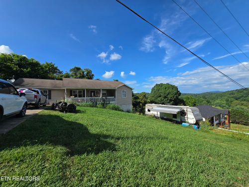 855 Ridgecrest Rd, Luttrell, TN, 37779-2517 | Card Image
