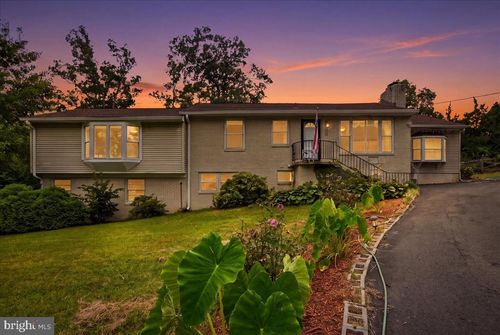10805 Carol St, FAIRFAX, VA, 22030-2905 | Card Image